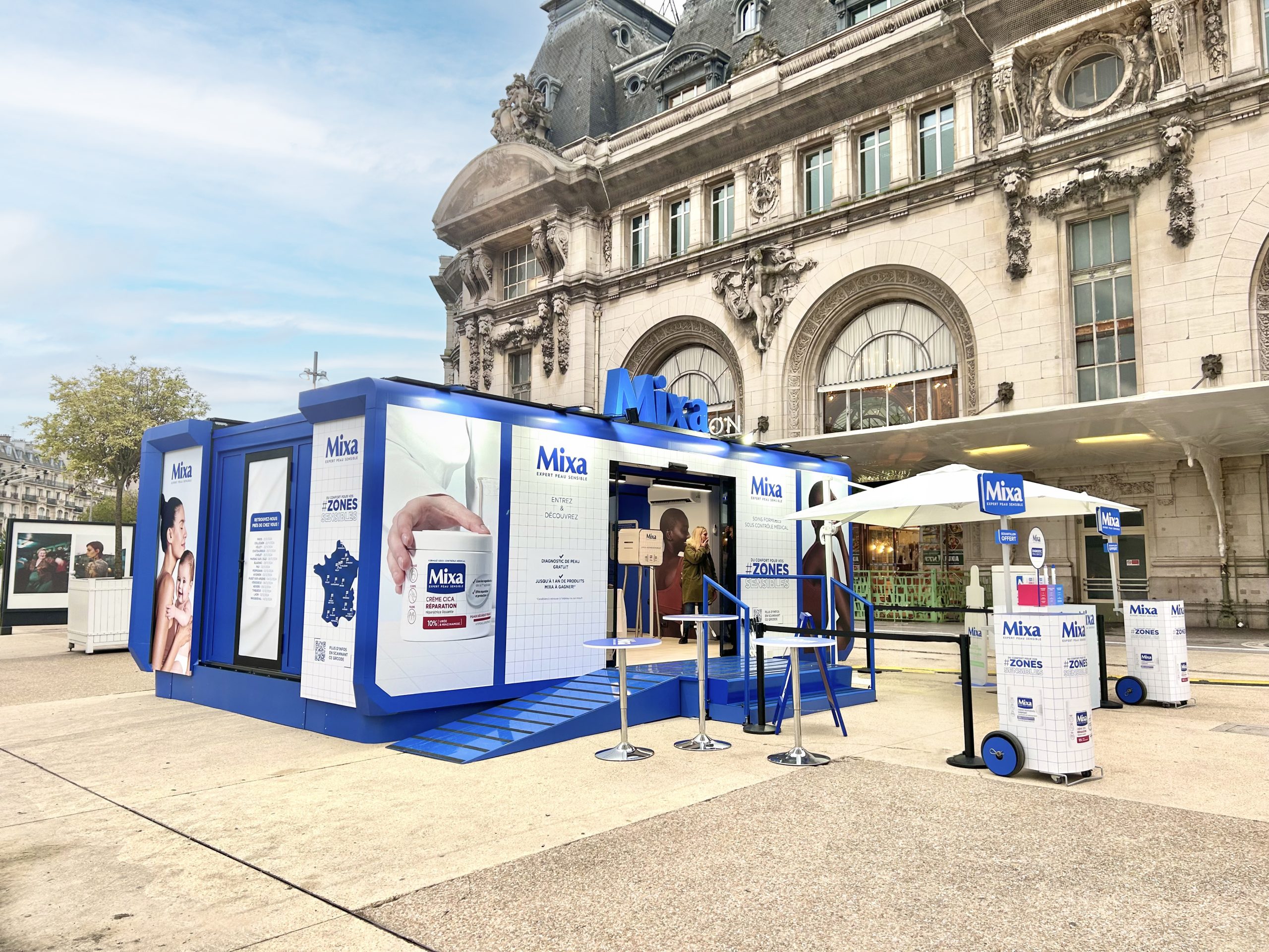Mixa In Store Stand Rack Mixa is going on a tour across France | GLOBE GROUPE