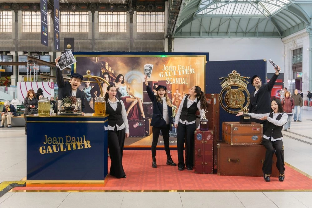 Scandal Jean Paul Gaultier Activation Globe Groupe