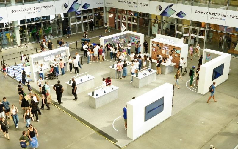 Pop Up Store Samsung Galaxy Experience Techsell Globe Groupe