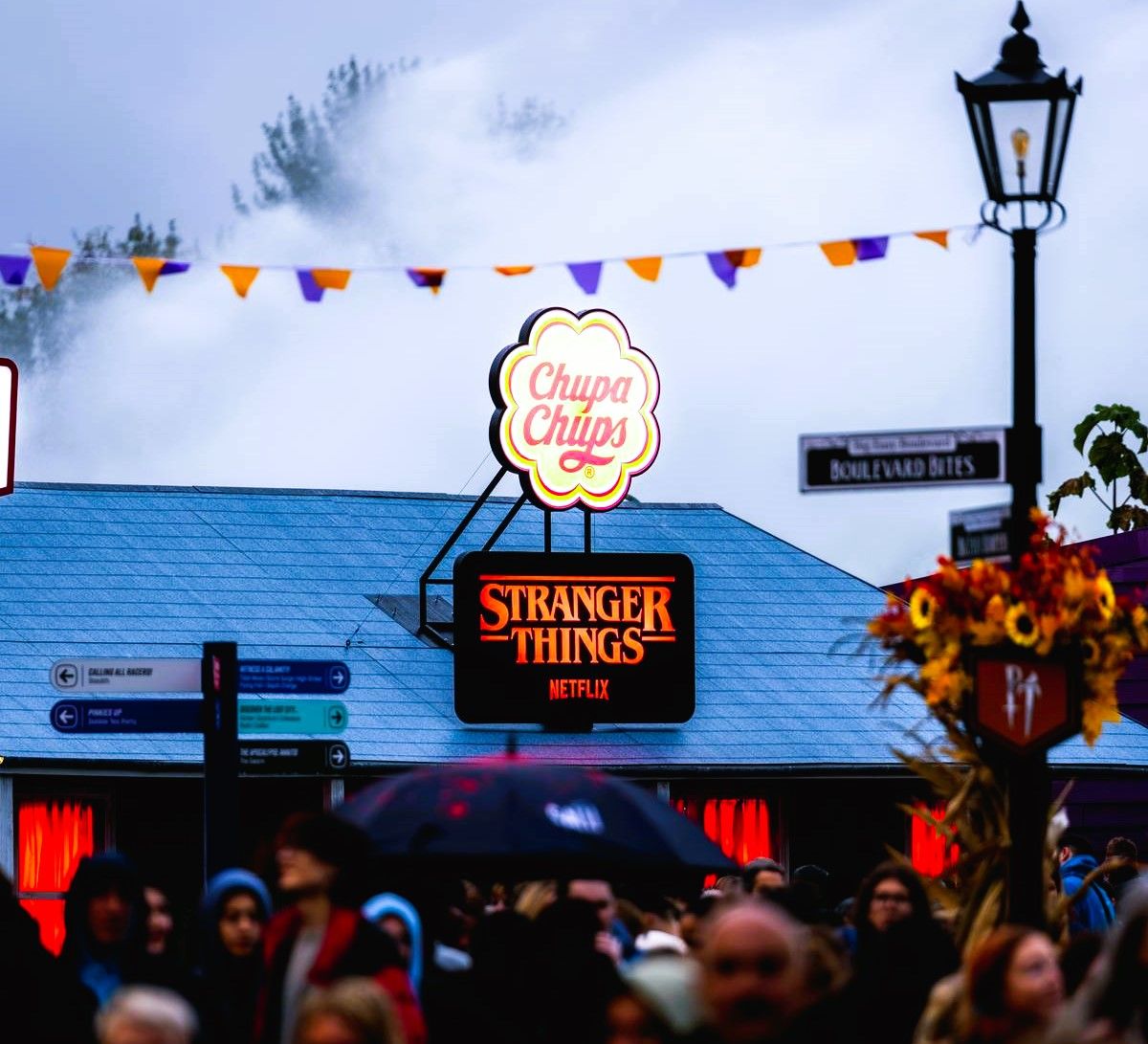 Chupa Chups x Stranger Things à Thorpe Park - GLOBE GROUPE