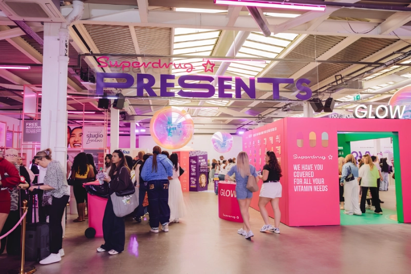 Activation De Marque Superdrug Presents N2o Globe Groupe